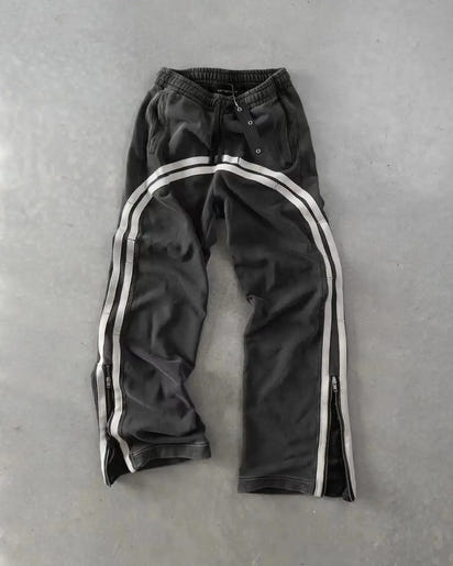 Embroidered Baggy Jeans™